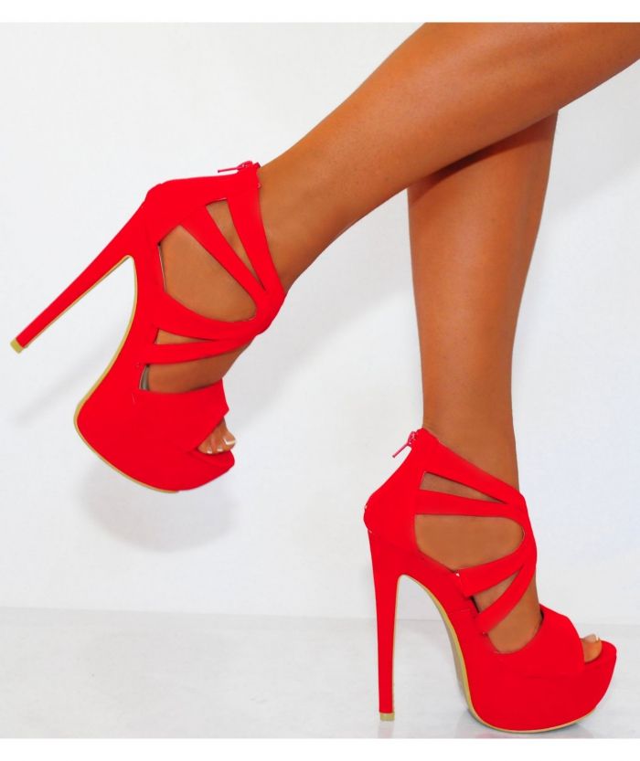 what a lovely red shoe